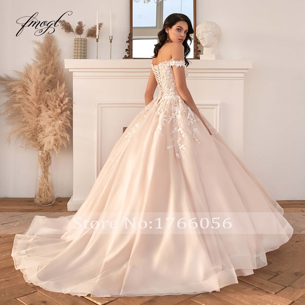 Fmogl Sexy Backless Boat Neck Vintage Ball Gown Wedding Dresses Luxury Appliques Beaded Sweep Train Princess Bridal Gown - Bridetobe.it