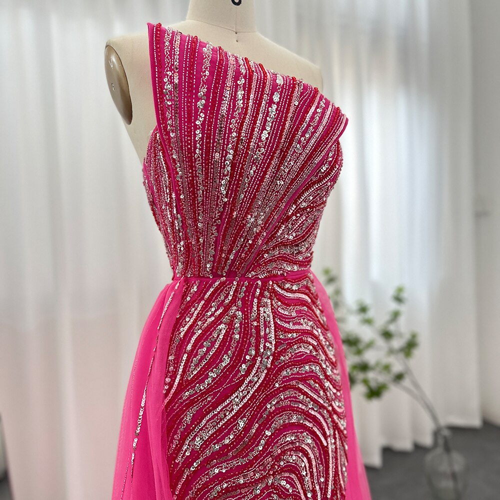 Abito da sera di lusso Dubai Fucsia 2023 con sovrapposta, spacco alto e scollo a cordoncino - Vestito da sposa per donne arabe per party