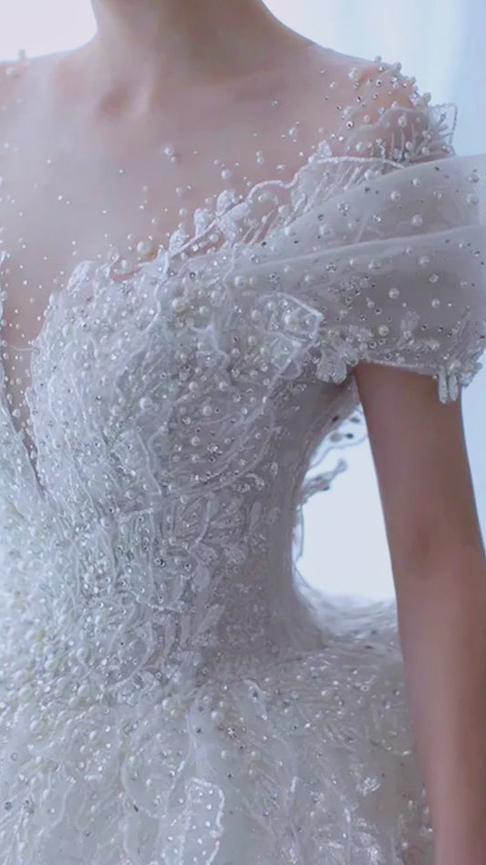 Elegante Abito da Sposa con Spalle Scoperte 2023 - Nuova Collezione: Abito da Sposa Principesco in Tulle con Perline e Perle