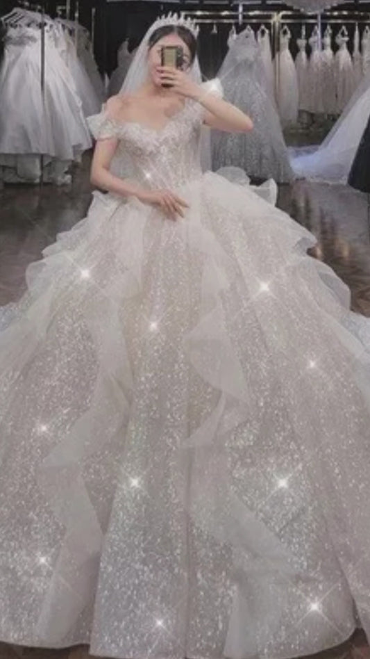 Abito da sposa taglia comoda in pizzo 2023 con maniche, lussuoso treno, colore brillante francese, scollatura a barchetta