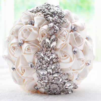 Bouquet da sposa in seta con schiuma e strass fatti a mano - Bridetobe.it