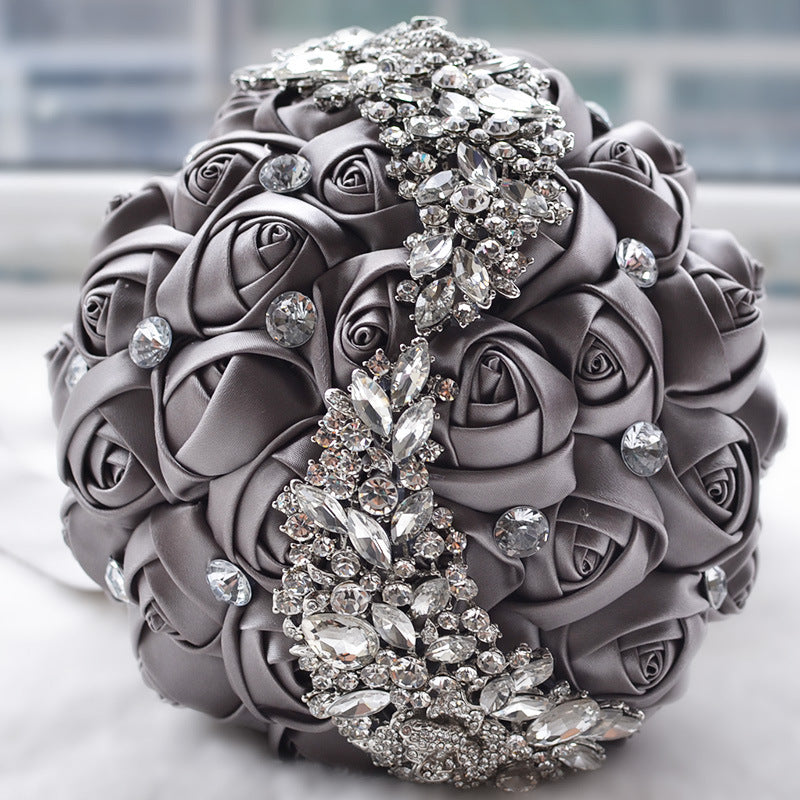 Bouquet da sposa in seta con schiuma e strass fatti a mano - Bridetobe.it