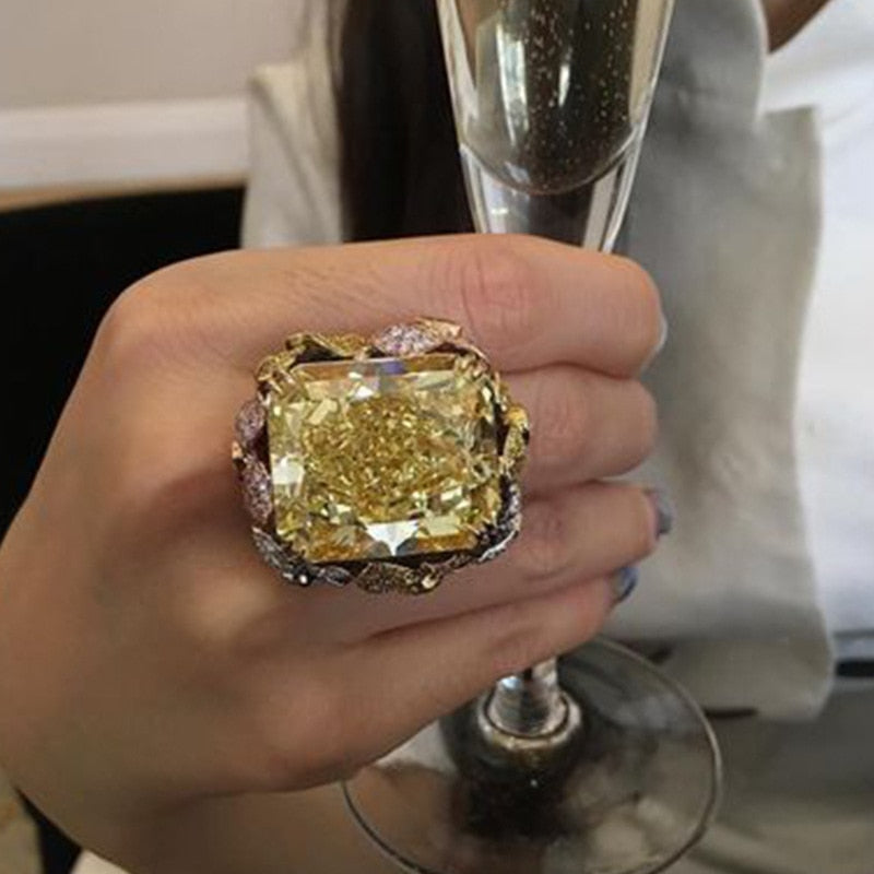 Anello di fidanzamento Hyperbole 14K oro giallo zaffiro colorato zirconia diamante placcato in argento 925 - Bridetobe.it