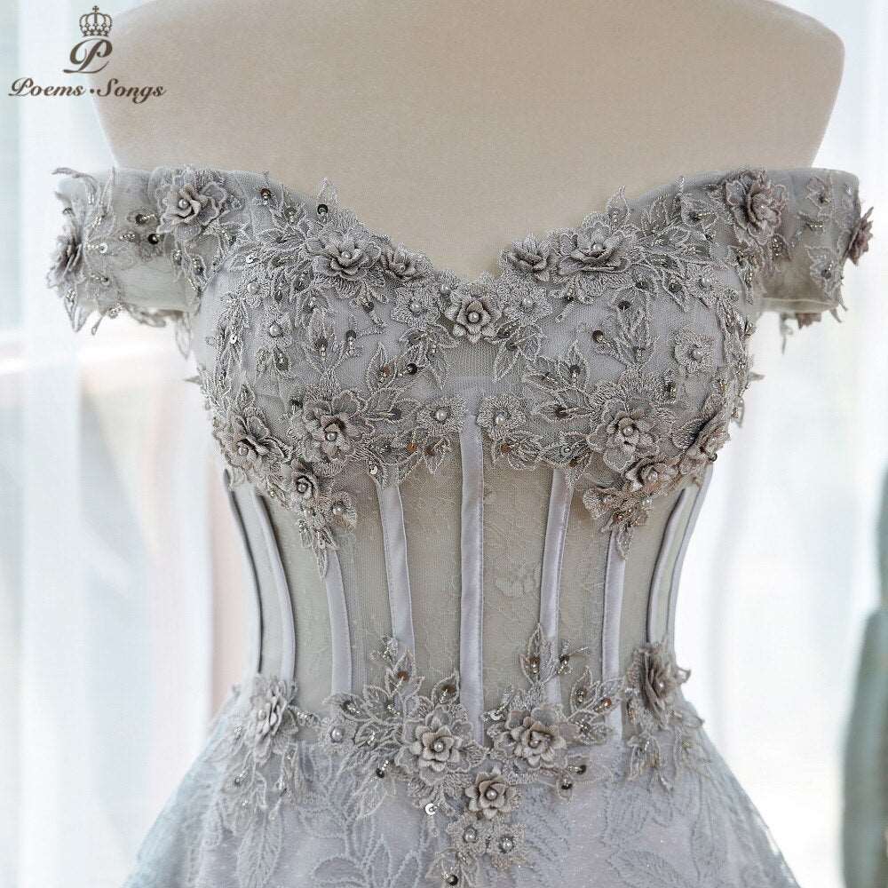 Abito da cerimonia elegante con paillettes e merletti grigi a fiori - Bridetobe.it
