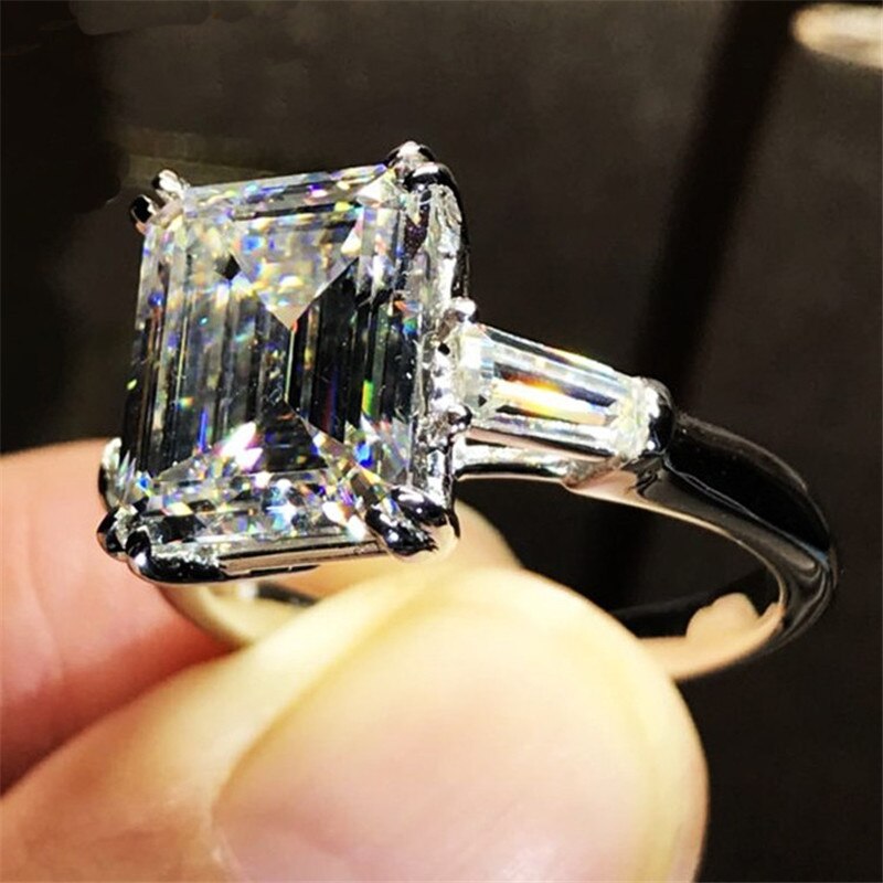 Anello di Fidanzamento in Argento Sterling 925 con Diamante in Zirconia 4ct al 100% - Bridetobe.it