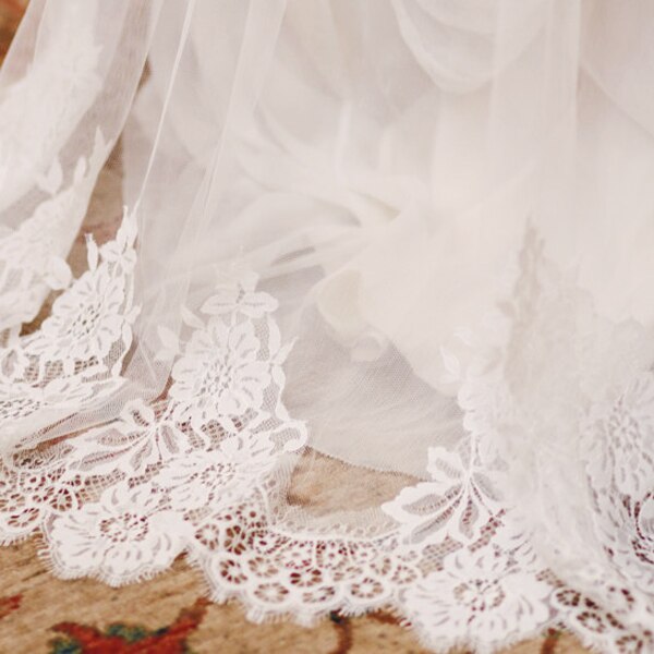 Velo da sposa artigianale di lusso in pizzo bianco avorio a strati lunghi da 2m 3m 4m per matrimonio in cattedrale - Bridetobe.it