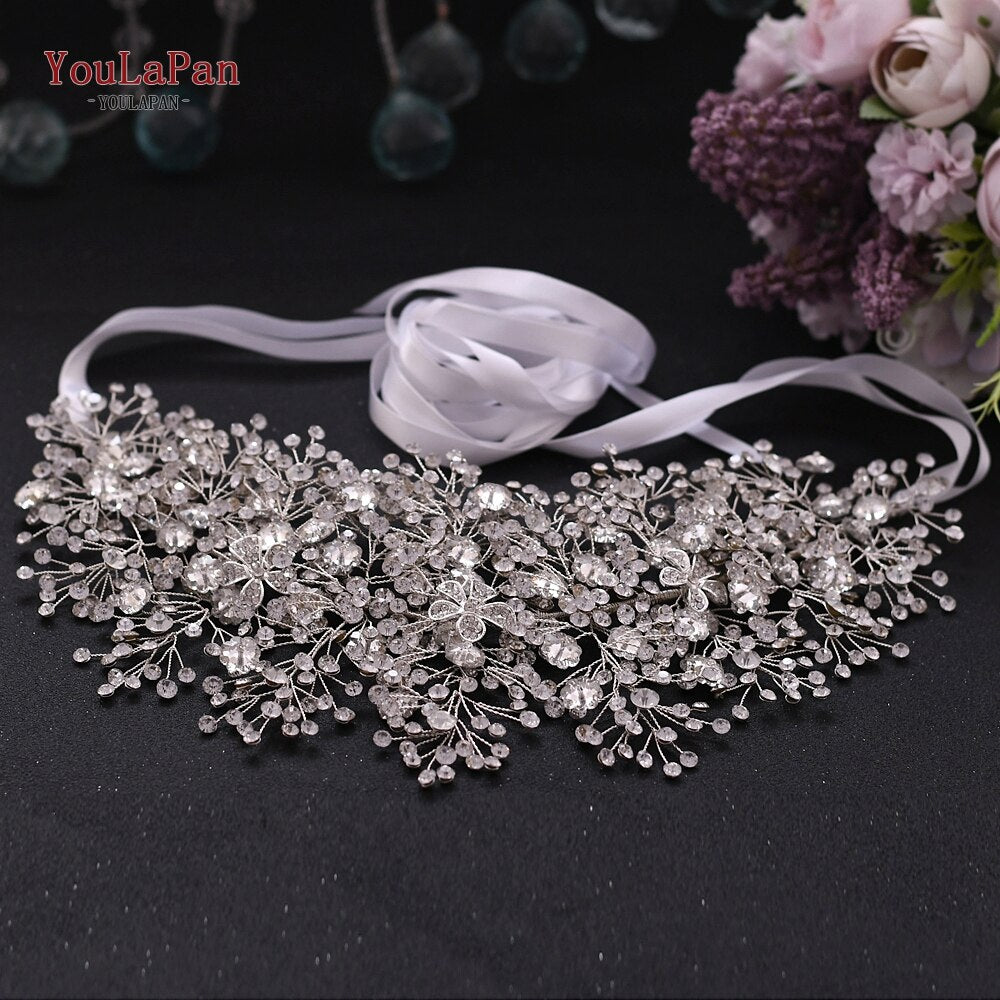 Cintura sposa con fiori in lega di diamanti argentati di TOPQUEEN - Bridetobe.it