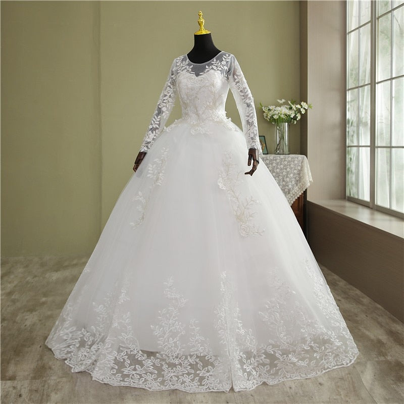 Abito da sposa elegante con scollo a O, maniche lunghe e ricami in pizzo - Bridetobe.it