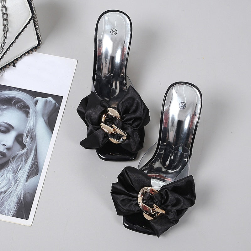 Sandali Estivi 2023 per le sposa Fatte a Mano con Farfalla Rosa e Nodo Designer Facili da Indossare - Bridetobe.it