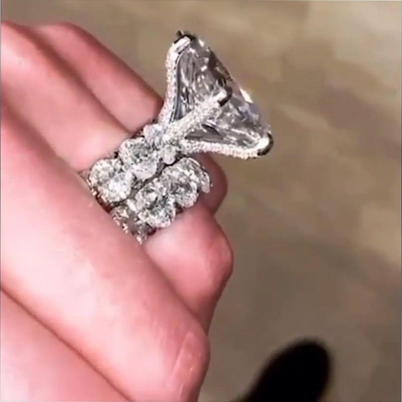 Anello di Fidanzamento in Zirconia 5 Carati - Set di Lusso con Taglio Ovale" - Bridetobe.it