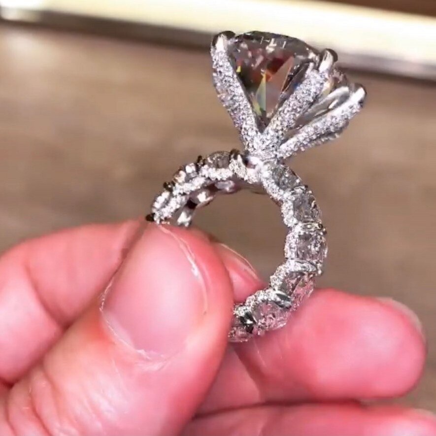 Anello di Fidanzamento in Zirconia 5 Carati - Set di Lusso con Taglio Ovale" - Bridetobe.it