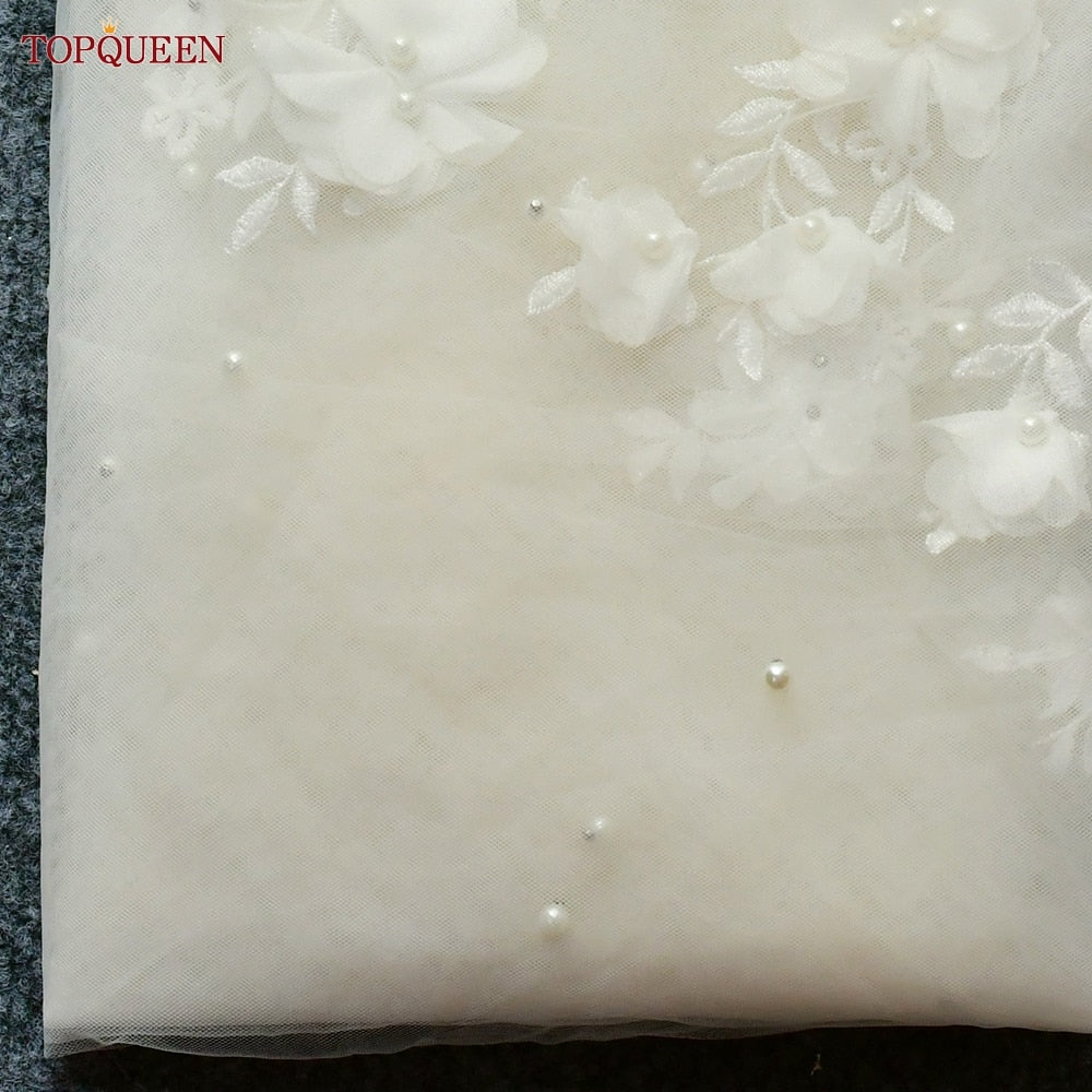 Velo da sposa di lusso fatto a mano con fiori in 3D e organza floreale - Bridetobe.it