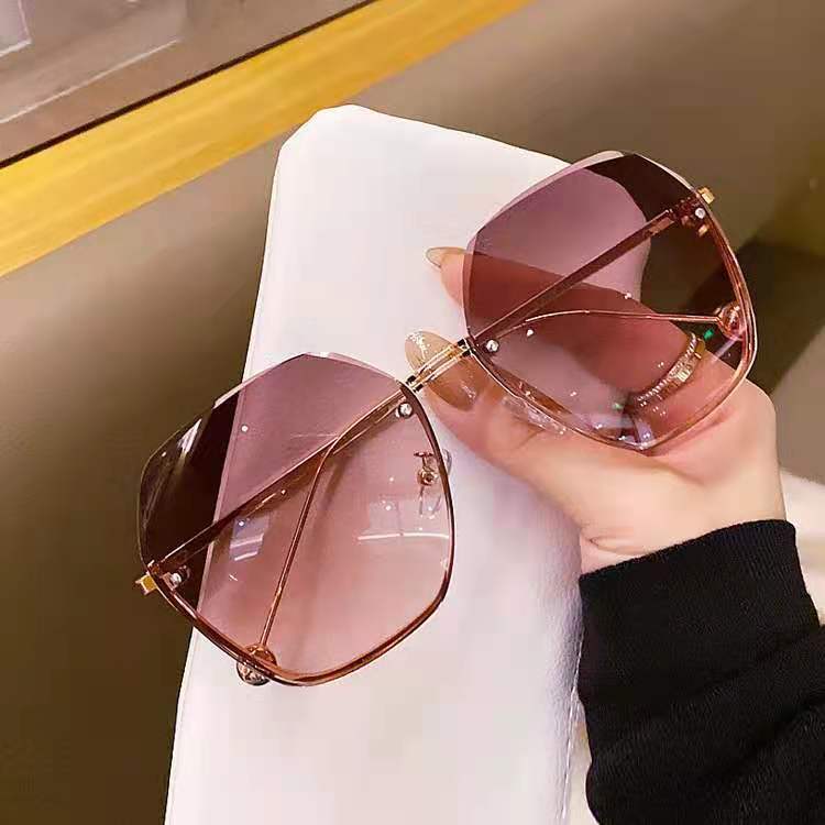 Occhiali da sole rotondi da donna designer di marca gradiente Moda occhiali da sole Donna senza montatura in metallo Oculos De Sol designer di lusso - Bridetobe.it