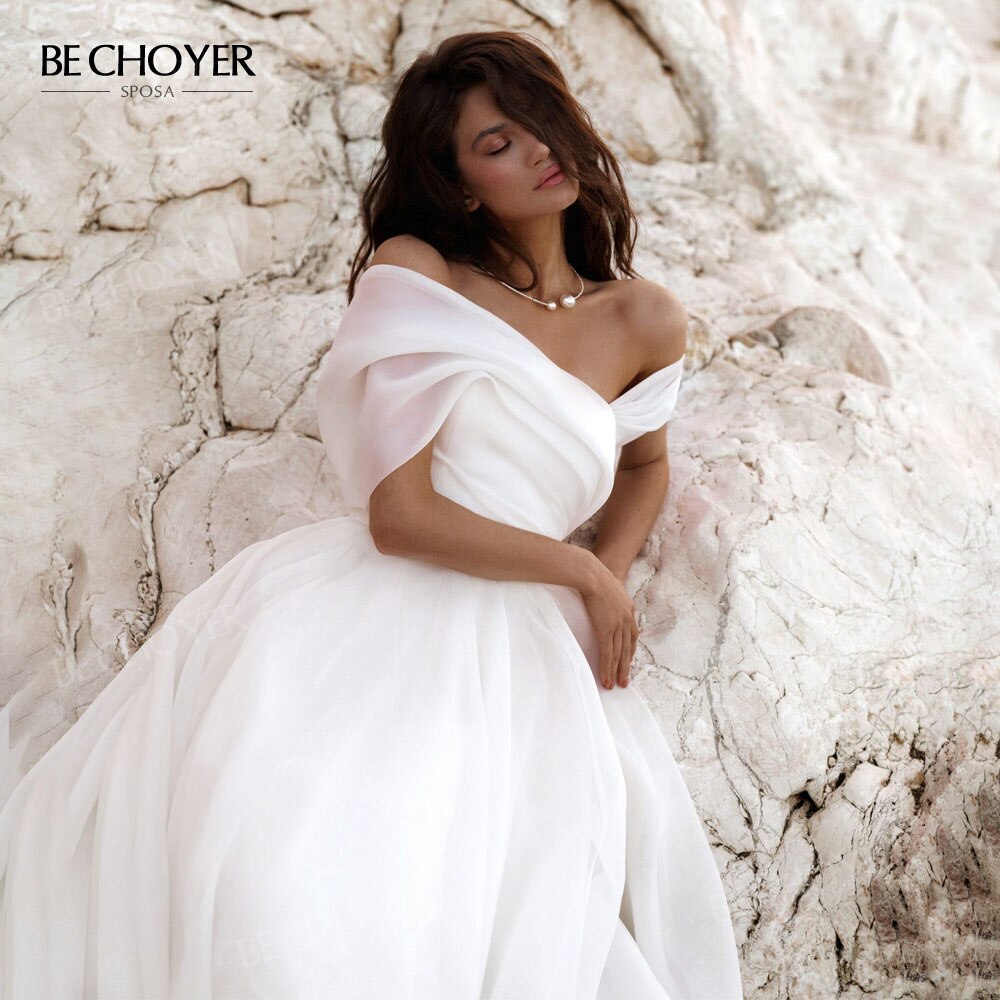 Abito da sposa con spalle scoperte mordern A-Line con cerniera Abito da sposa 2023 Corte dei treni Principessa BECHOYER NR270 Plus Size Vestido de Noiva - Bridetobe.it