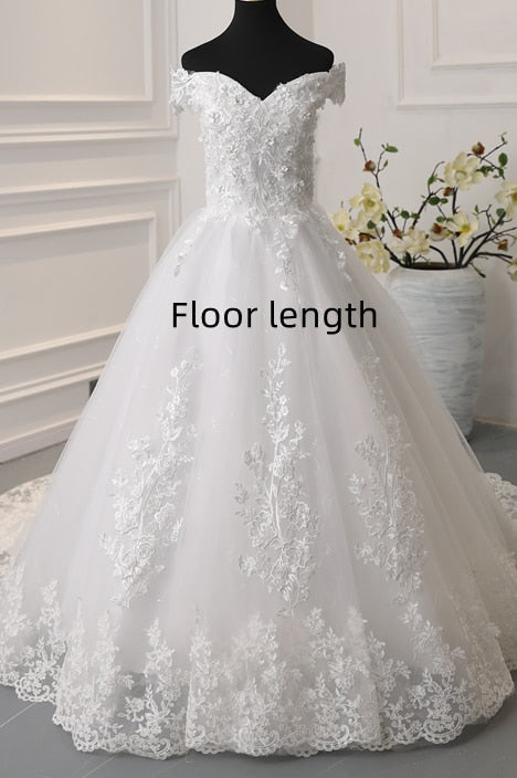 Abito da sposa con spalle scoperte a V con applicazioni di ricami in pizzo e perline - Bridetobe.it