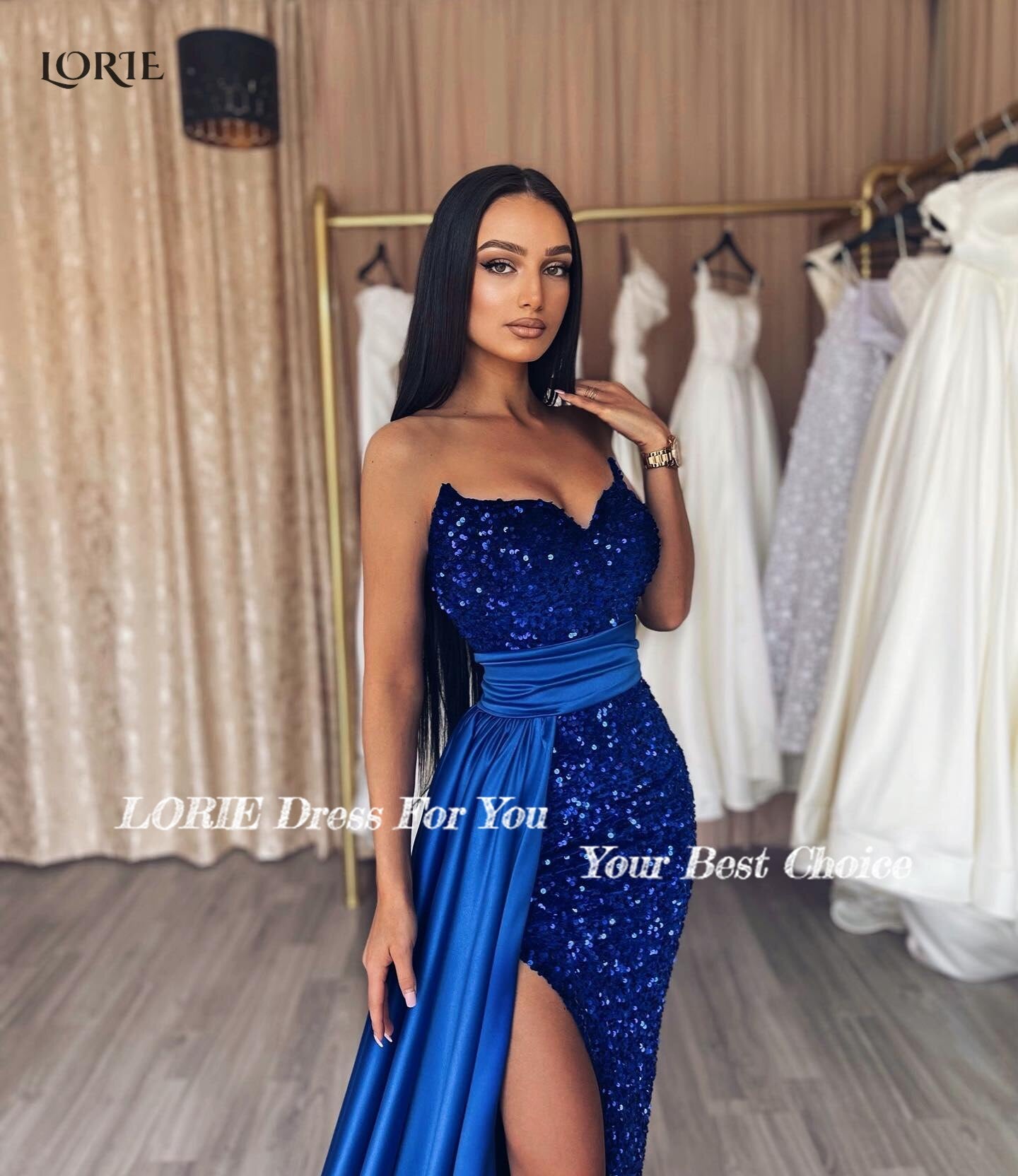 Abiti da sera a sirena sexy glitterati Abiti da celebrità aderenti con spacco laterale lucido con spalle scoperte e abito da ballo in raso 2023 - Bridetobe.it