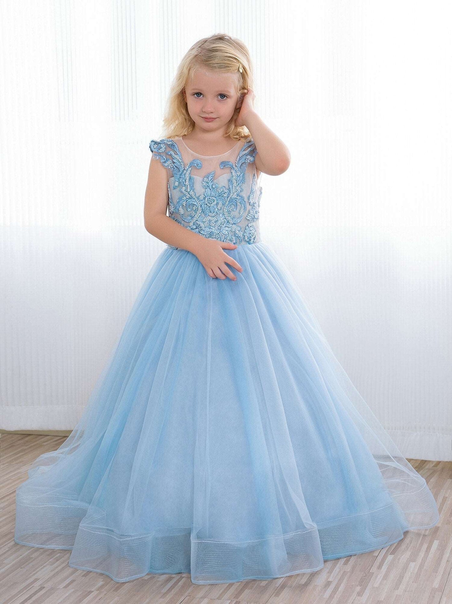 Abito da ballo Principessa A-Linea con Applicazioni in Pizzo di Fiore Fatato Blu Chiaro per Ragazza d'Onore al Matrimonio - Bridetobe.it