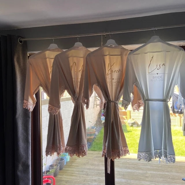 Vestaglia Personalizzata da Sposa in Seta con Pizzo - Abito da Notte per Spose e Damigelle d'Onore - Bridetobe.it