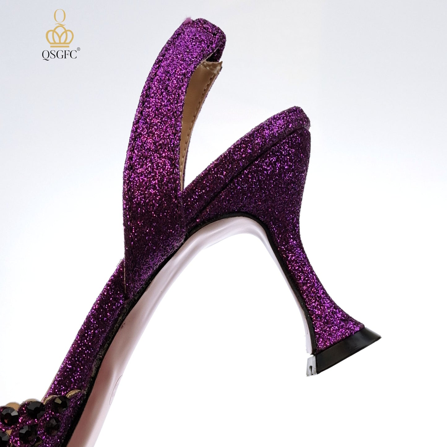 Scarpe e borsa artigianali italiane dallo stile popolare a ritagli per donne: eleganti, colorate e perfette per feste e matrimoni - Bridetobe.it