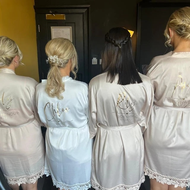 Vestaglia Personalizzata da Sposa in Seta con Pizzo - Abito da Notte per Spose e Damigelle d'Onore - Bridetobe.it