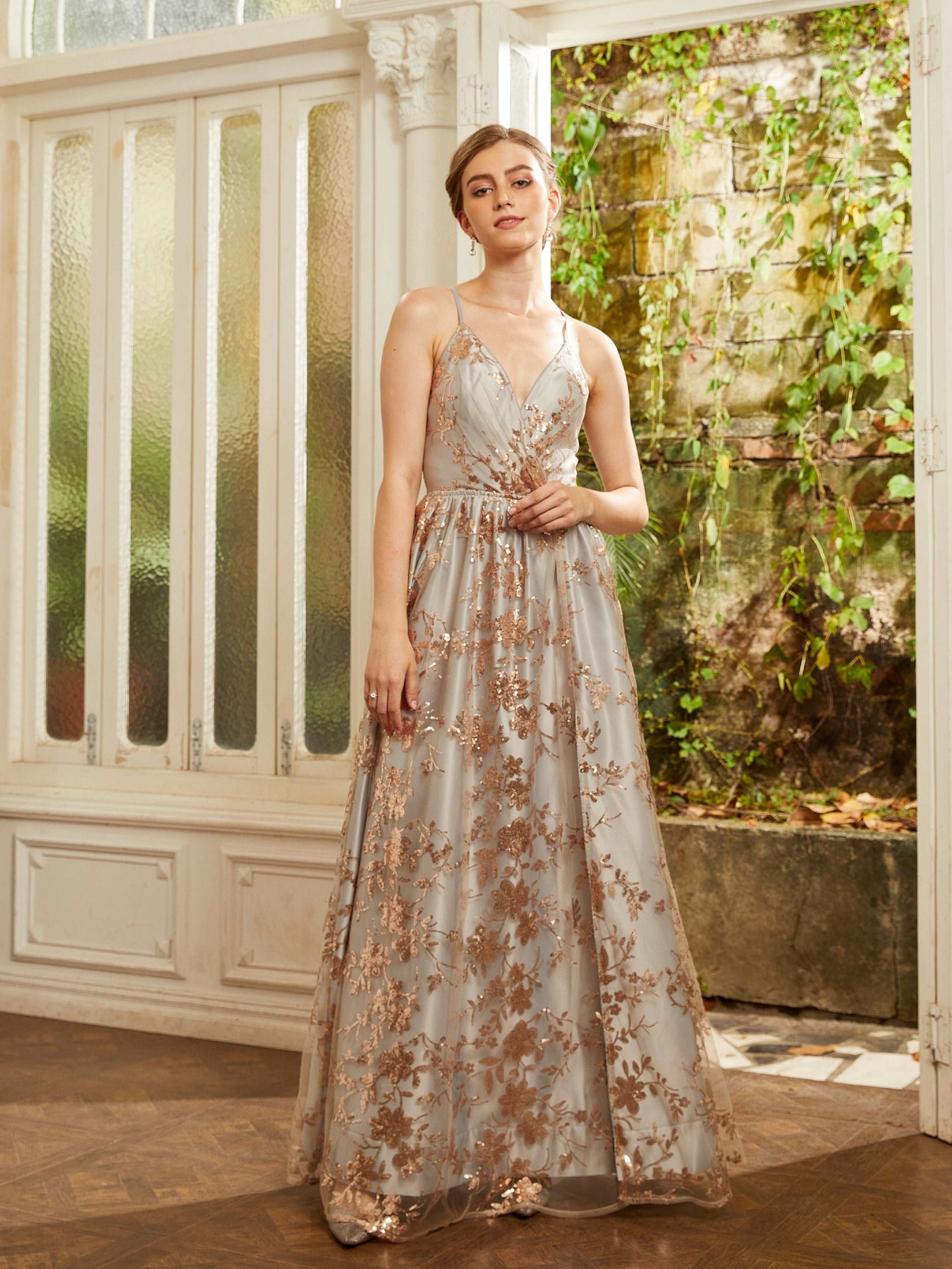 Abito da Cerimonia Lungo con Spalline Sottili e Strass: Perfetto per Ballo di Fine Anno o Damigella d'Onore - Bridetobe.it