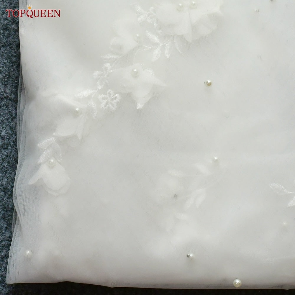 Velo da sposa di lusso fatto a mano con fiori in 3D e organza floreale - Bridetobe.it