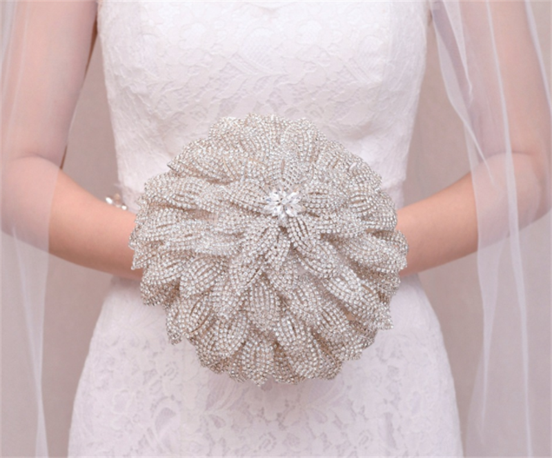 Bouquet da sposa in nastro di seta oro e argento con strass fatti a mano - Bridetobe.it