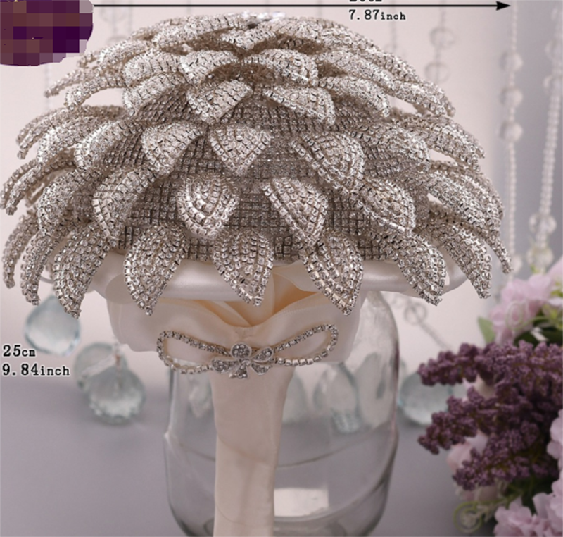 Bouquet da sposa in nastro di seta oro e argento con strass fatti a mano - Bridetobe.it