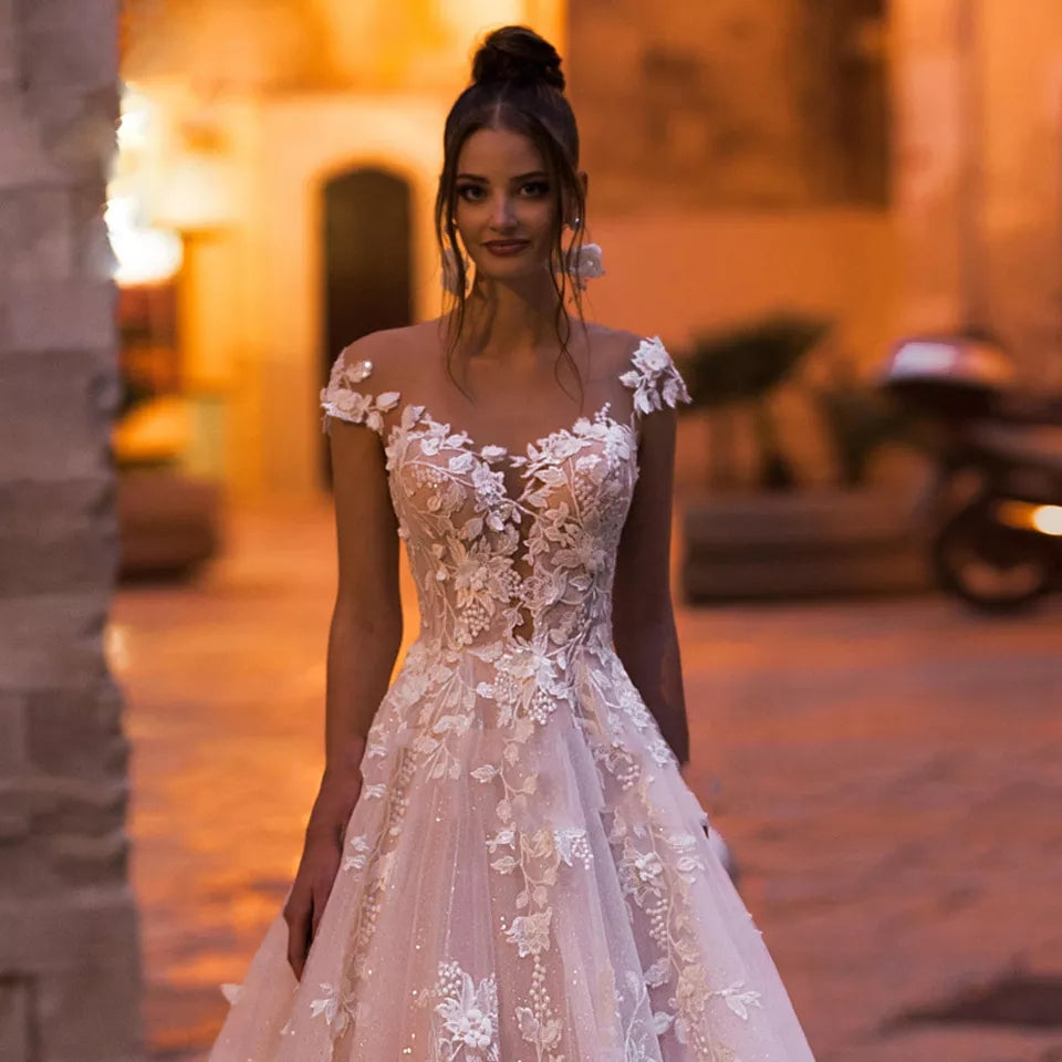 Eleganti abiti da sposa a trapezio per le donne senza schienale con applicazioni in pizzo con perline abito da sposa principessa abiti da sposa - Bridetobe.it