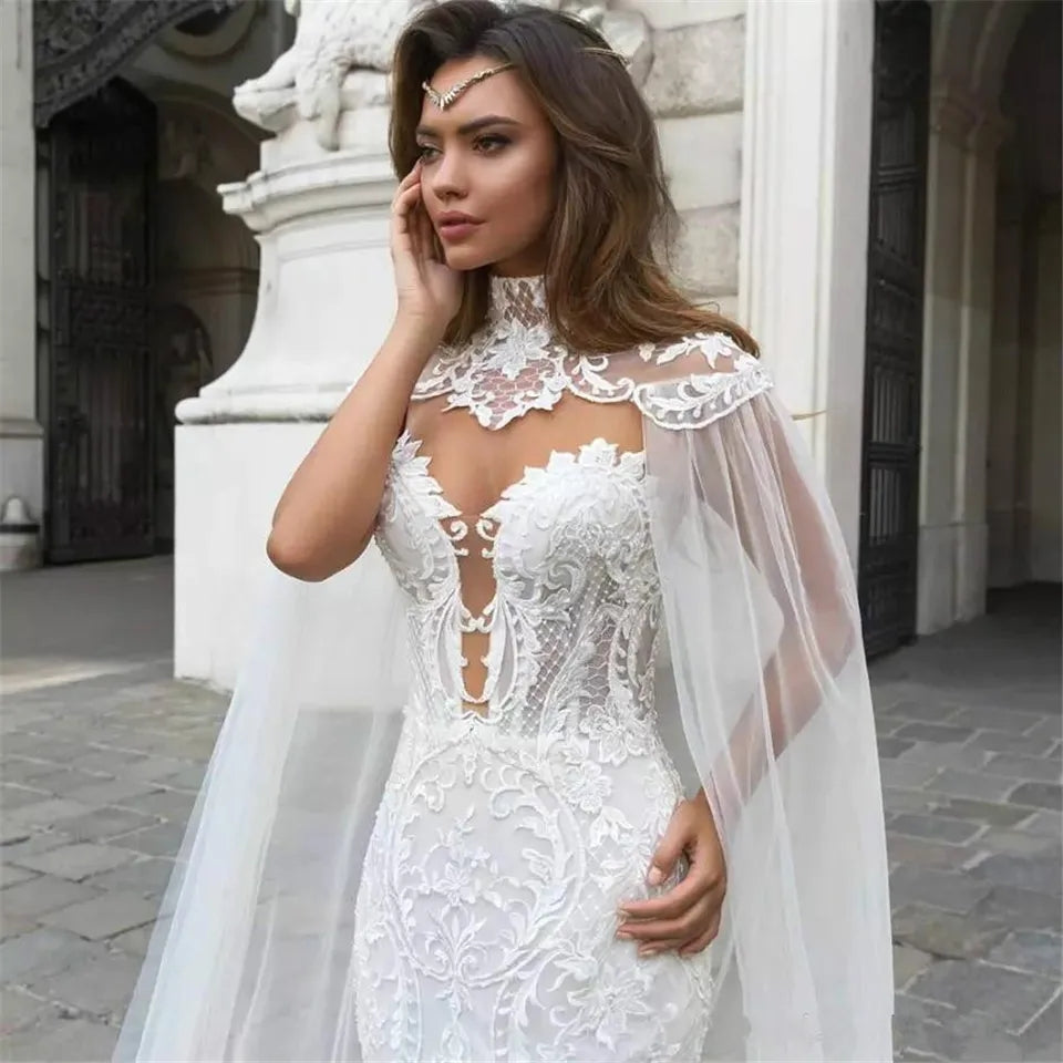 Abito da sposa a sirena con scollo a cuore e dettagli in pizzo e bottoni - Bridetobe.it