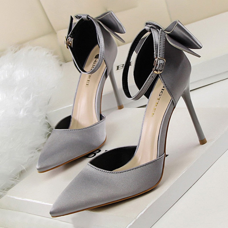 Scarpe Da Sposa Con Tacco A Spillo In Raso - Décolleté Con Punta Aperta, Strass E Fiocco, Tacco 9.5cm - Per Matrimonio E Cerimonie