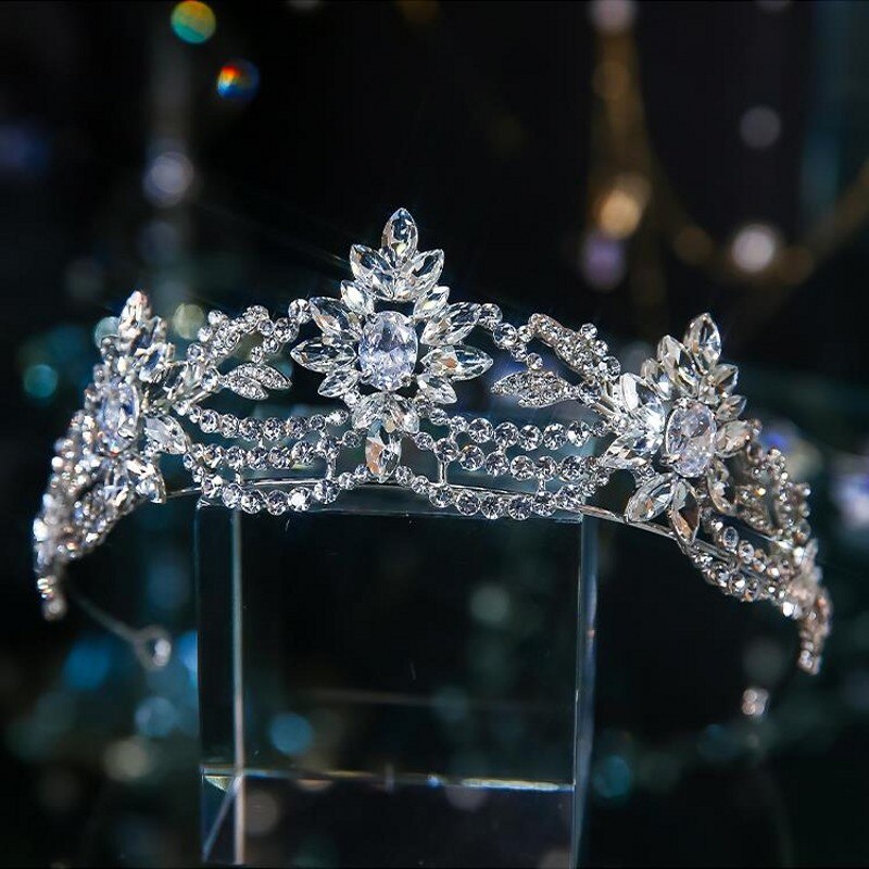 Diademi nuziali di cristallo di colore argento diverso di lusso Corona di strass Pageant Diadema Collares Copricapo Accessori per capelli da sposa - Bridetobe.it