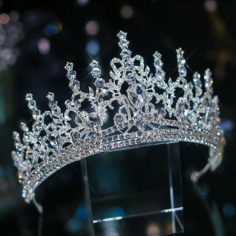 Diademi nuziali di cristallo di colore argento diverso di lusso Corona di strass Pageant Diadema Collares Copricapo Accessori per capelli da sposa - Bridetobe.it