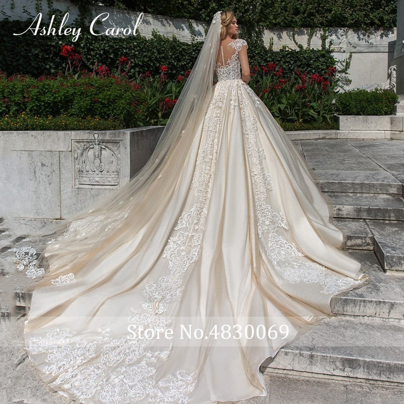 Abiti da sposa eleganti per donna 2023 Abito da sposa principessa con applicazioni di perline a cuore Abiti da sposa - Bridetobe.it