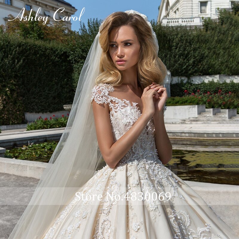 Abiti da sposa eleganti per donna 2023 Abito da sposa principessa con applicazioni di perline a cuore Abiti da sposa - Bridetobe.it