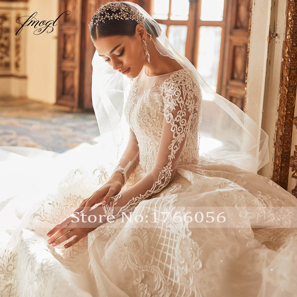 Abito da Sposa Sexy Illusion a Maniche Lunghe in Pizzo Stile Vintage 2023 con Lussuosi Applicazioni, Perline e Strascico a Corte