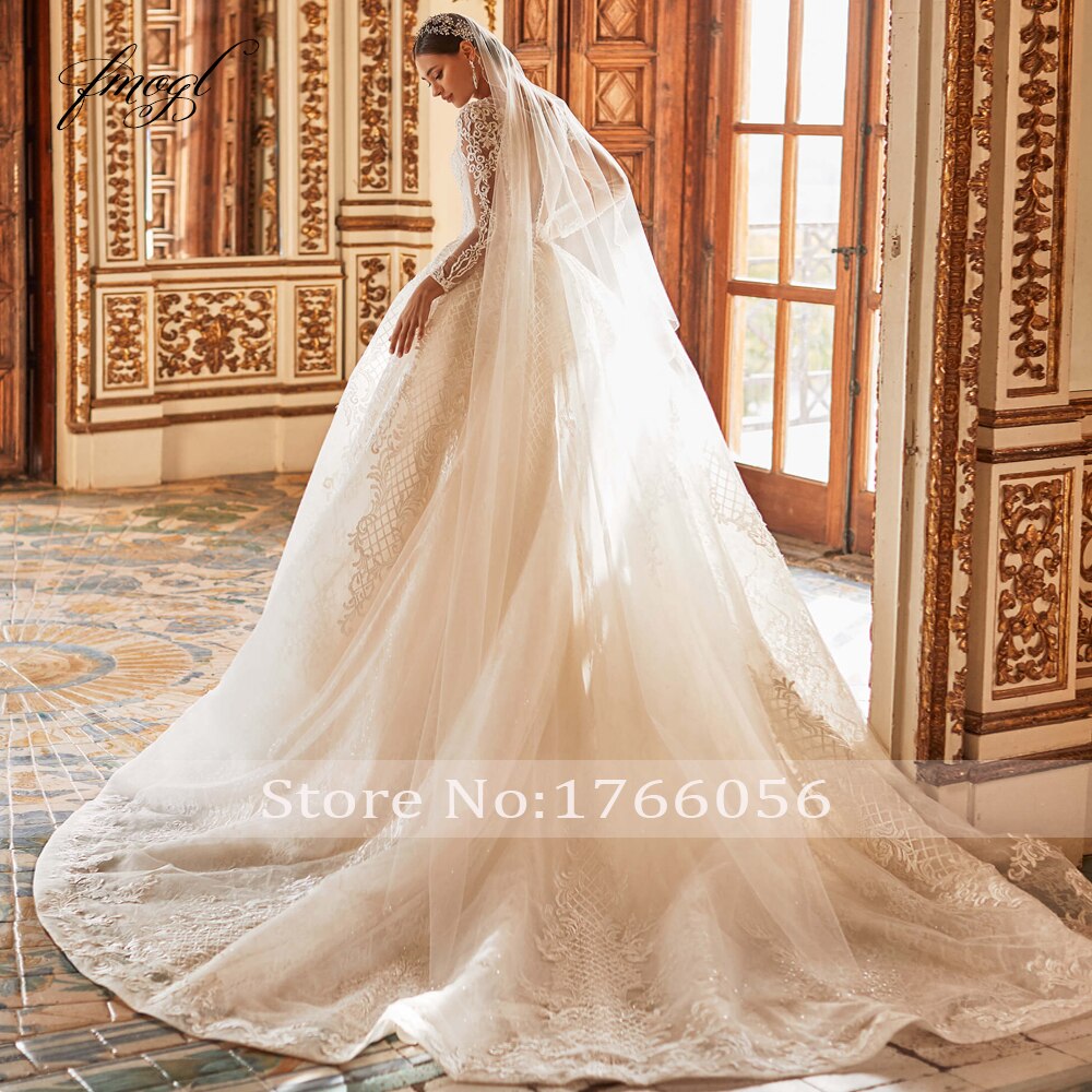 Abito da Sposa Sexy Illusion a Maniche Lunghe in Pizzo Stile Vintage 2023 con Lussuosi Applicazioni, Perline e Strascico a Corte