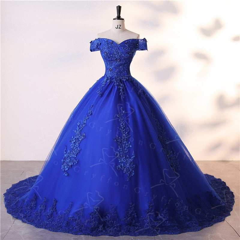 Abito da Quinceanera con Strascico: Elegante Abito da Ballo Scollo a Barchetta, lussuoso Abito da Festa Taglie Forti, Abito da Ballo da Sera