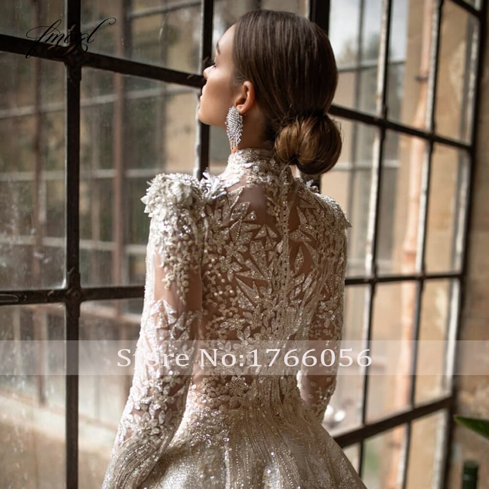 Abito da Sposa Vintage in Pizzo con Collo Alto, Maniche Lunghe e Dettagli di Lusso - Linea A