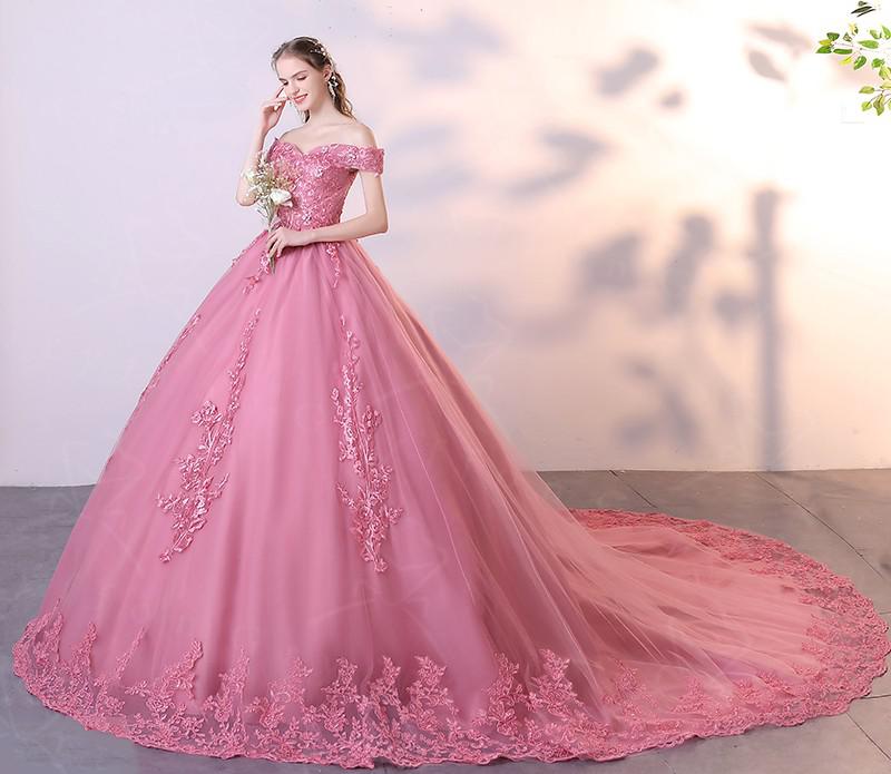 Abito da Quinceanera con Strascico: Elegante Abito da Ballo Scollo a Barchetta, lussuoso Abito da Festa Taglie Forti, Abito da Ballo da Sera