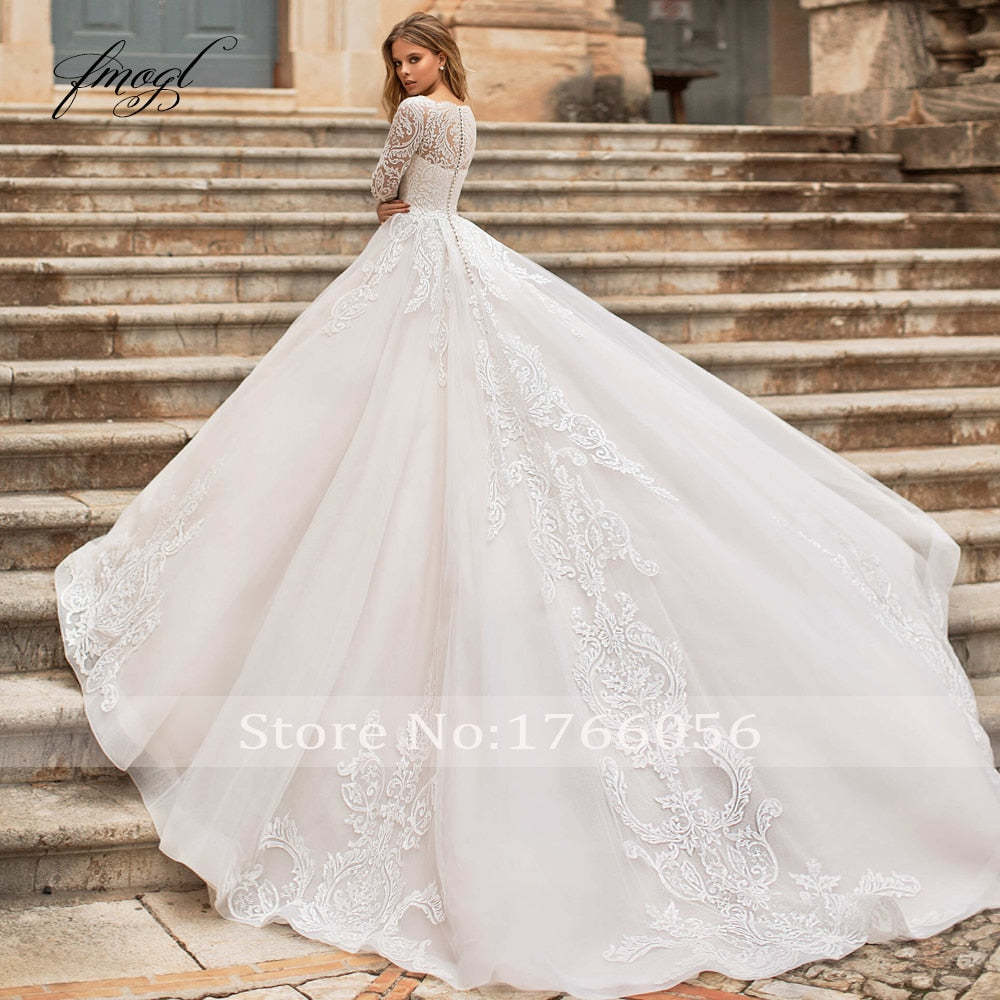 Abito da Sposa Vintage in Pizzo a Maniche Lunghe con Collo a Barchetta, Strascico Corte e Applicazioni in Stile A-linea