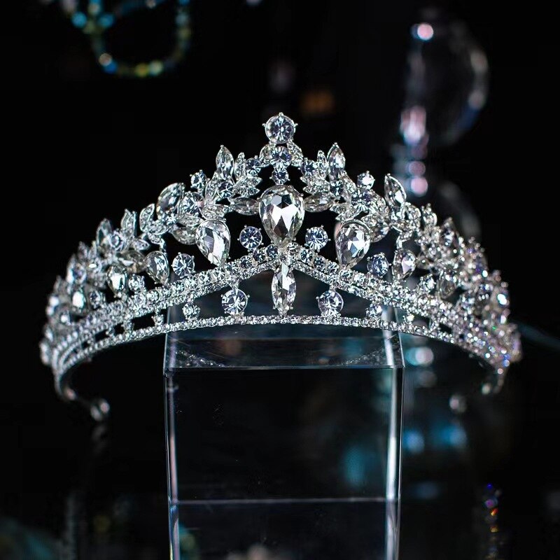 Diademi nuziali di cristallo di colore argento diverso di lusso Corona di strass Pageant Diadema Collares Copricapo Accessori per capelli da sposa - Bridetobe.it