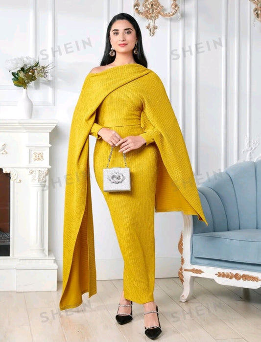 Robe moulante Shein Modely avec manches cape et col asymétrique