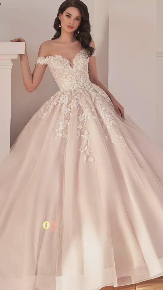 Abito da Sposa Principessa con Schiena Scoperta, Scollo Barchetta e Dettagli Lussuosi - Vestito da Sposa Vintage con Strascico e Applicazioni Ricamate