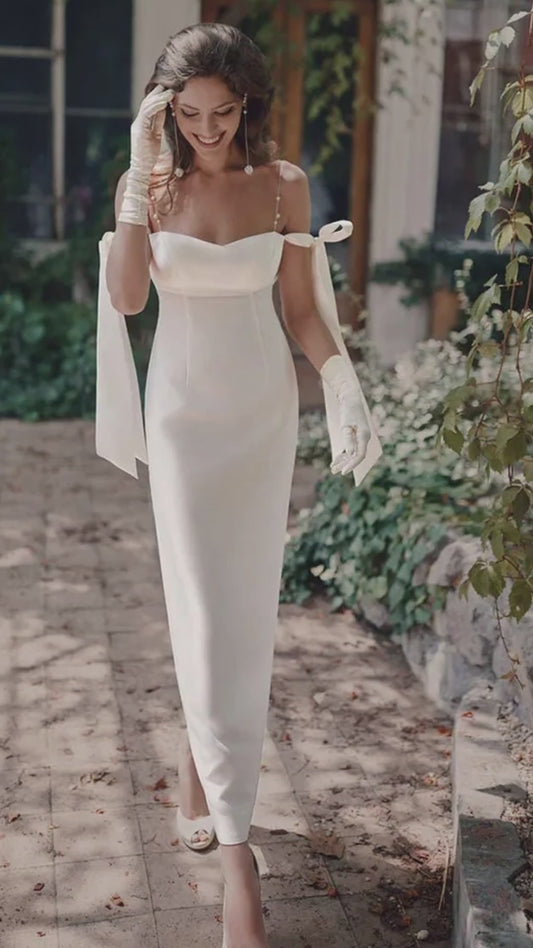 Abito da sposa corto in stile sheath con perline e lunghezza alla caviglia per matrimonio in spiaggia