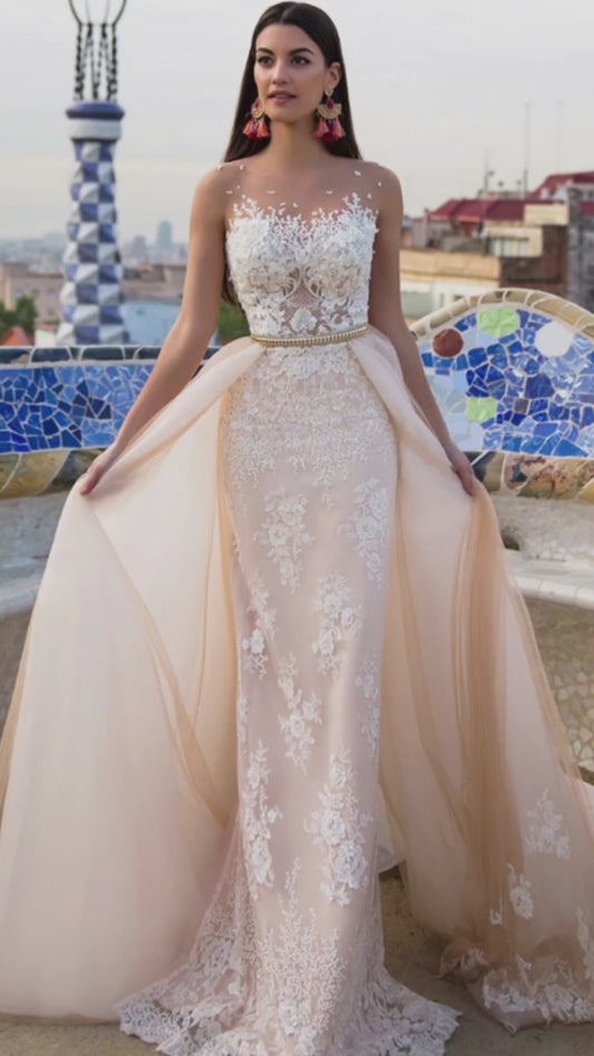 Luxurious Sleeveless 2 in 1 Champagne Tulle Wedding Dress with Removable Gold Belt and Lace Appliques