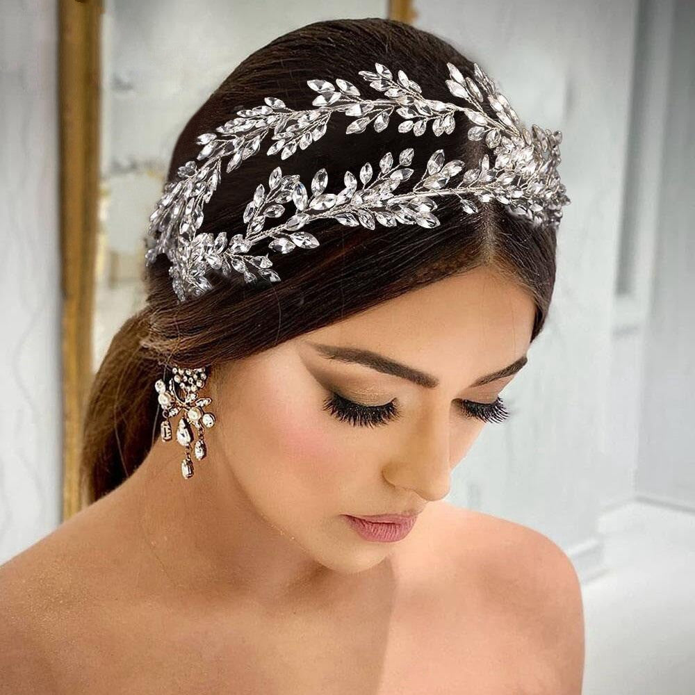 Accessori capelli sposa con catena morbida e cristalli: L'eleganza del matrimonio - Bridetobe.it