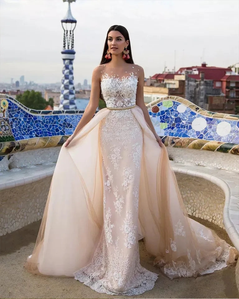 Abito da sposa lussuosa senza maniche in tulle Champagne in 1, con cintura dorata rimovibile e applicazioni in pizzo
