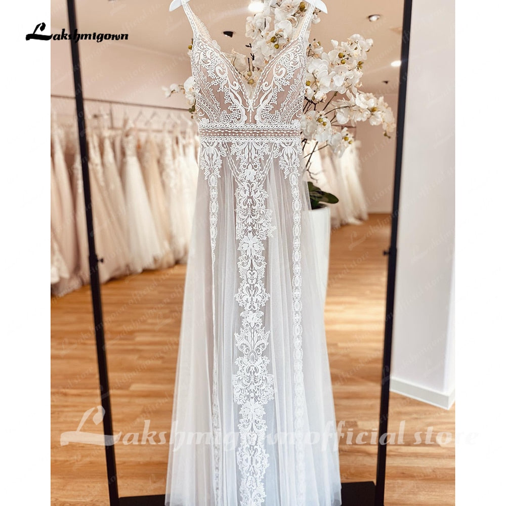 Abito da sposa senza maniche in stile bohemien con profondo scollo a V - Bridetobe.it