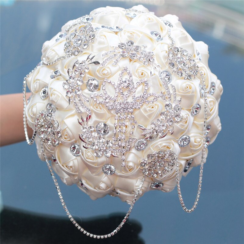 Bouquet da sposa in seta artificiale con perle e strass - Bridetobe.it